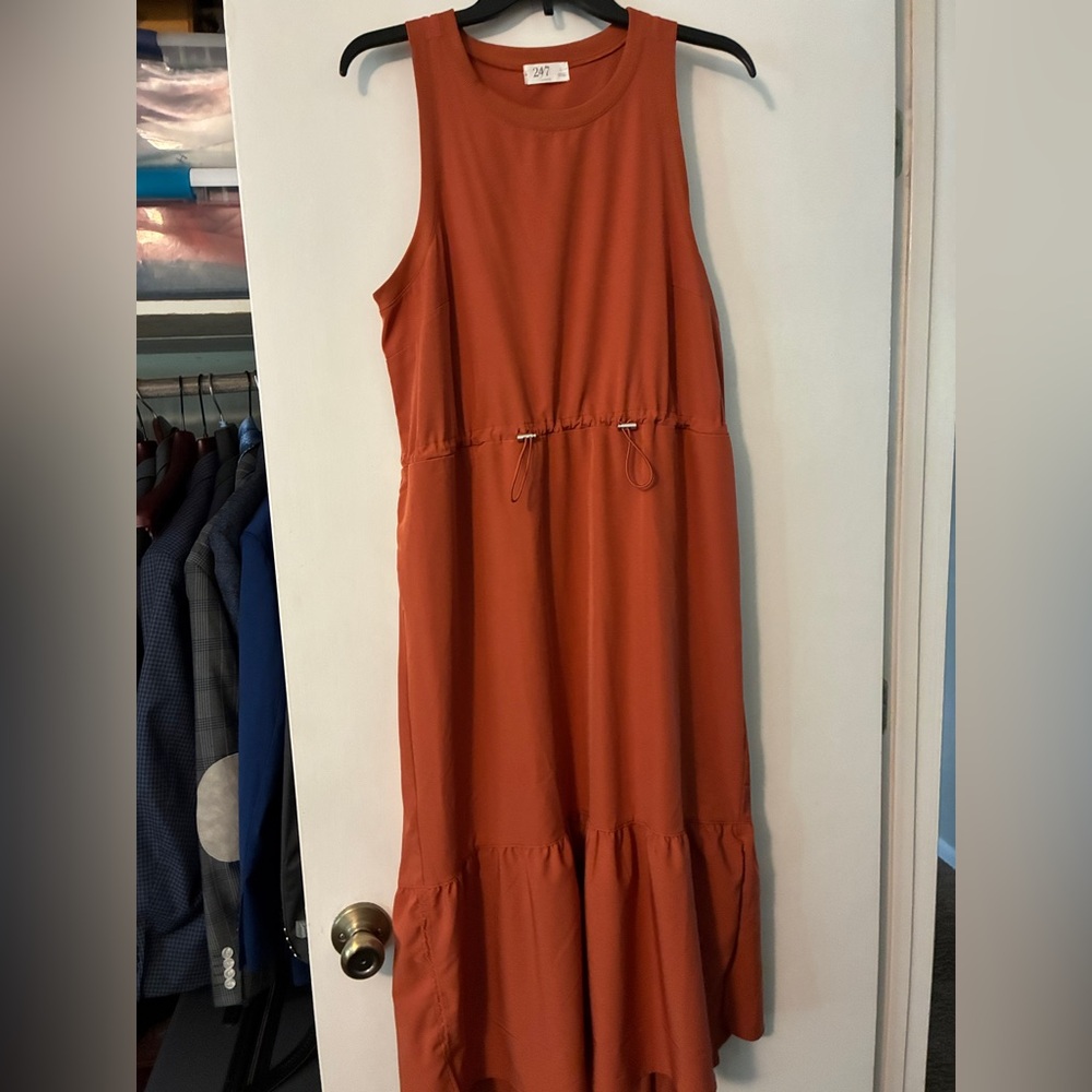 Chic Sleeveless Rust Midi Dress